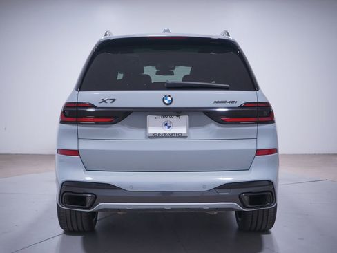 Used 2024 BMW X7 xDrive40i w/ M Sport Package AWD/4WD image 5