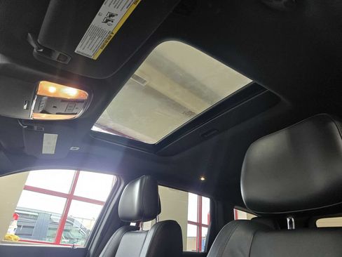 Used 2019 Jeep Grand Cherokee Limited AWD/4WD image 21