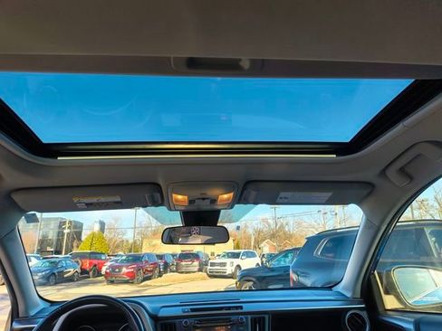 Used 2018 Toyota RAV4 XLE image 24