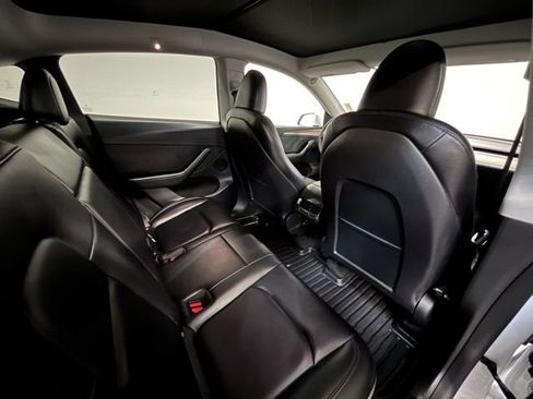 Used 2023 Tesla Model Y Long Range image 12