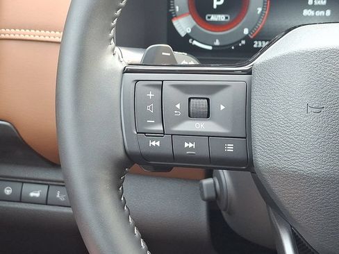 Used 2026 Nissan Pathfinder Platinum AWD/4WD image 23