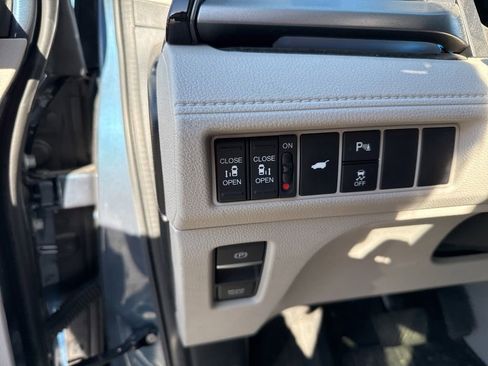 Used 2025 Honda Odyssey Touring image 21