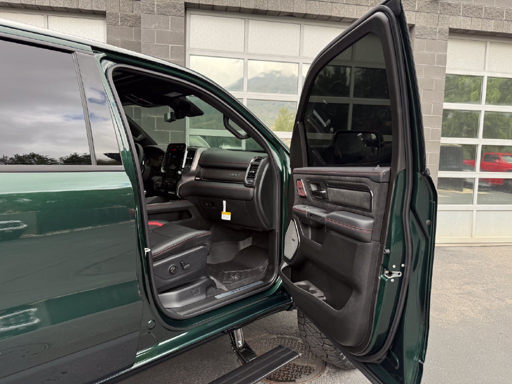 Used 2027 RAM 1500 4x4 Crew Cab image 54