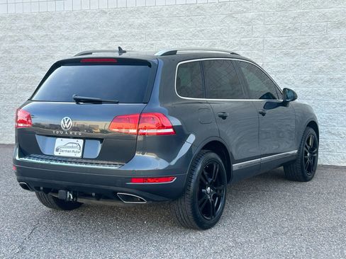 Used 2012 Volkswagen Touareg TDI image 6