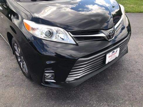 Used 2019 Toyota Sienna XLE AWD/4WD image 56