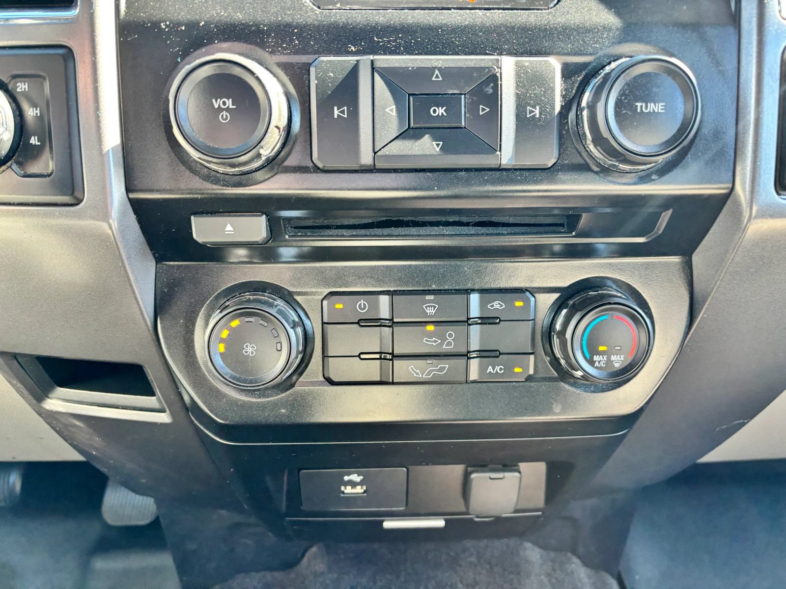 Used 2016 Ford F150 XLT AWD/4WD image 23