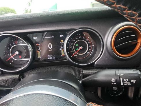 Used 2020 Jeep Gladiator Mojave AWD/4WD image 16
