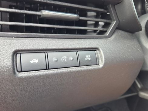 Used 2025 Nissan Altima 2.5 SV FWD image 26