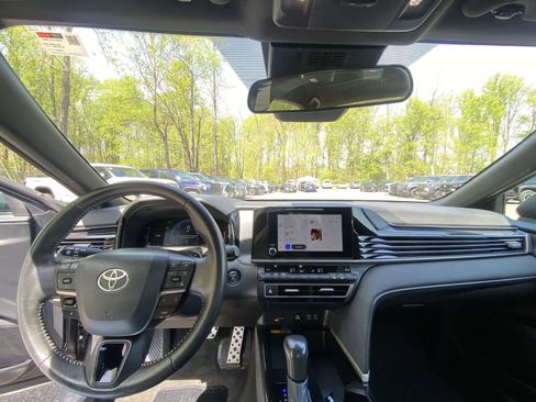 Used 2025 Toyota Camry SE FWD image 21