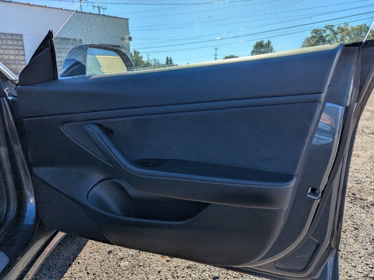 Used 2017 Tesla Model 3 Long Range RWD image 9