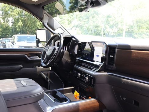 Used 2024 Chevrolet Silverado 2500 High Country w/ High Country Premium Package AWD/4WD image 48