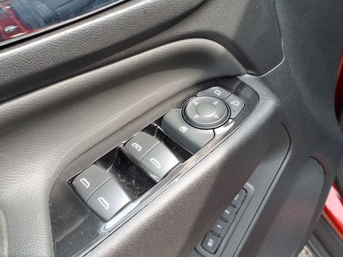 Used 2023 Chevrolet Equinox Premier AWD/4WD image 13