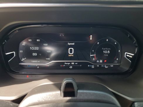 Used 2024 GMC Yukon Denali w/ Advanced Technology Package AWD/4WD image 31