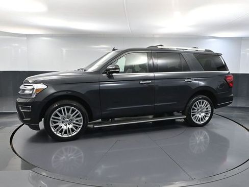Used 2024 Ford Expedition Limited image 11