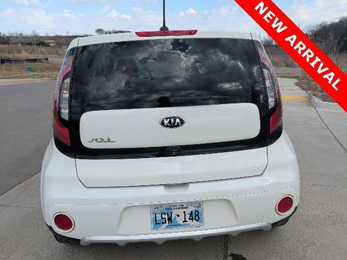 Used 2018 Kia Soul + image 4