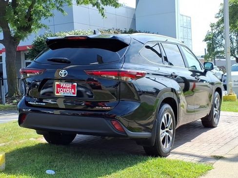 Used 2026 Toyota Highlander XLE AWD/4WD image 4
