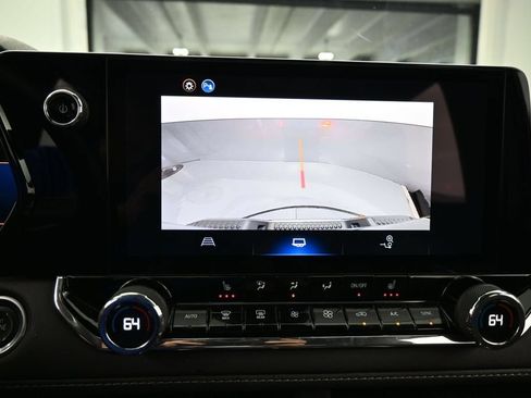 Used 2025 Chevrolet Colorado LT RWD image 23