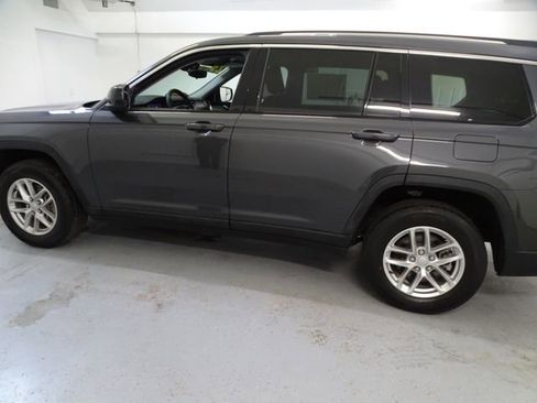 Used 2023 Jeep Grand Cherokee L Laredo AWD/4WD image 17