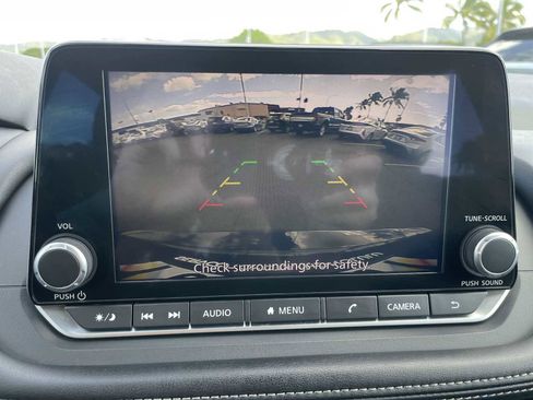 Used 2024 Nissan Rogue S image 22