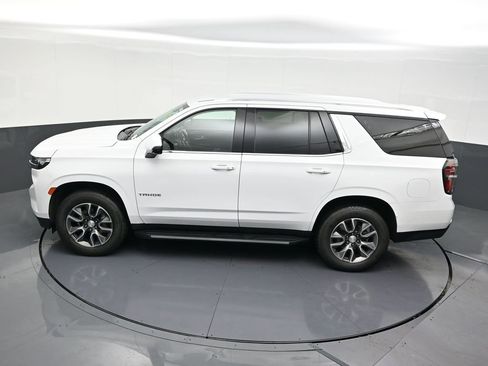 Used 2022 Chevrolet Tahoe LT w/ Luxury Package image 17