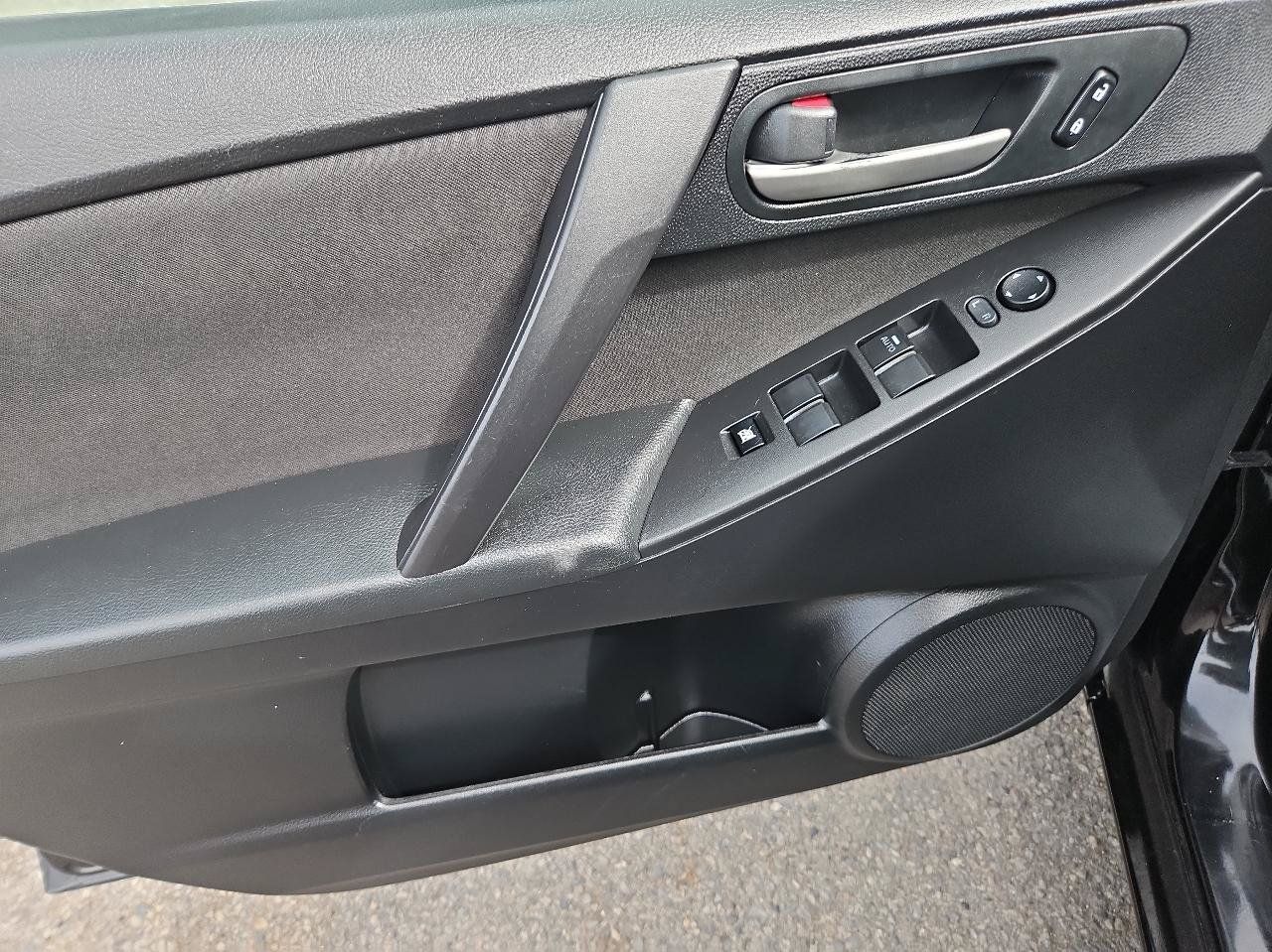 Used 2012 MAZDA MAZDA3 i Touring FWD image 14