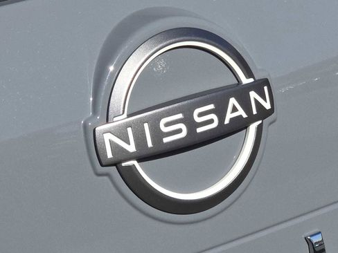 Used 2022 Nissan Rogue SL w/ SL Premium Package image 11