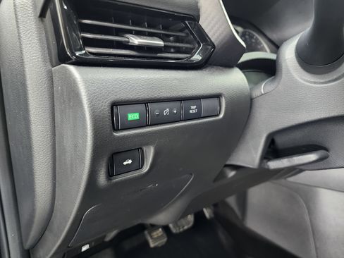 Used 2023 Nissan Sentra SV image 38