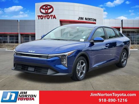 Used 2025 Kia K4 FWD image 3
