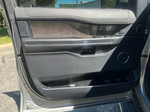Used 2021 Ford Expedition Max Limited RWD image 11