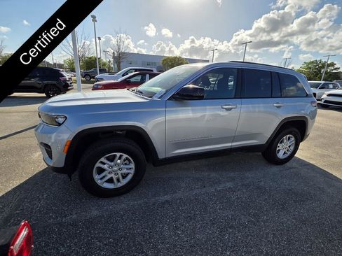 Used 2025 Jeep Grand Cherokee Laredo w/ Luxury Tech Group I image 4