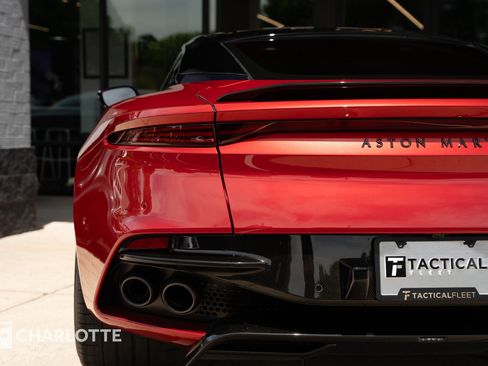 Used 2021 Aston Martin DBS Superleggera RWD image 13