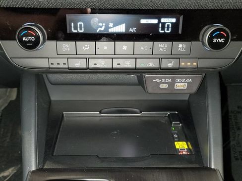 Certified 2026 Subaru Outback Premium AWD/4WD image 31