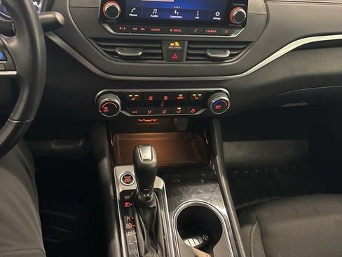 Used 2021 Nissan Altima 2.5 SV w/ SV Premium Package image 15