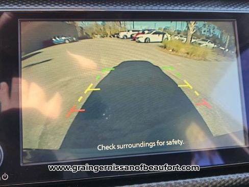 Used 2023 Nissan Kicks SV image 9