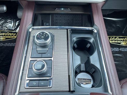 Used 2023 Ford Expedition Limited image 18