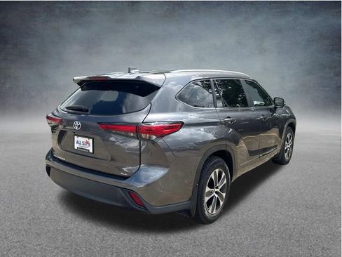 Used 2023 Toyota Highlander XLE FWD image 10