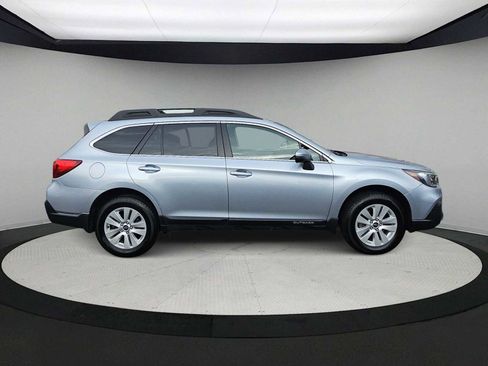 Used 2018 Subaru Outback 2.5i Premium image 9
