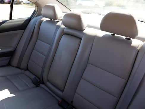 Used 2009 Honda Accord LX-P image 8