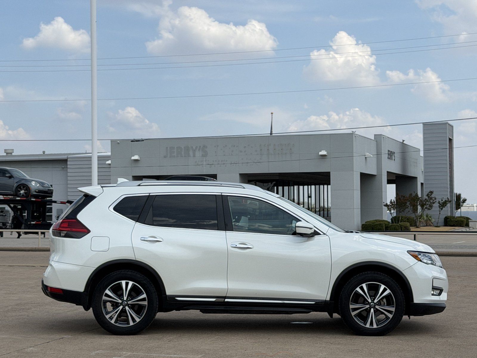 Used 2017 Nissan Rogue SL w/ SL Premium Package FWD image 3