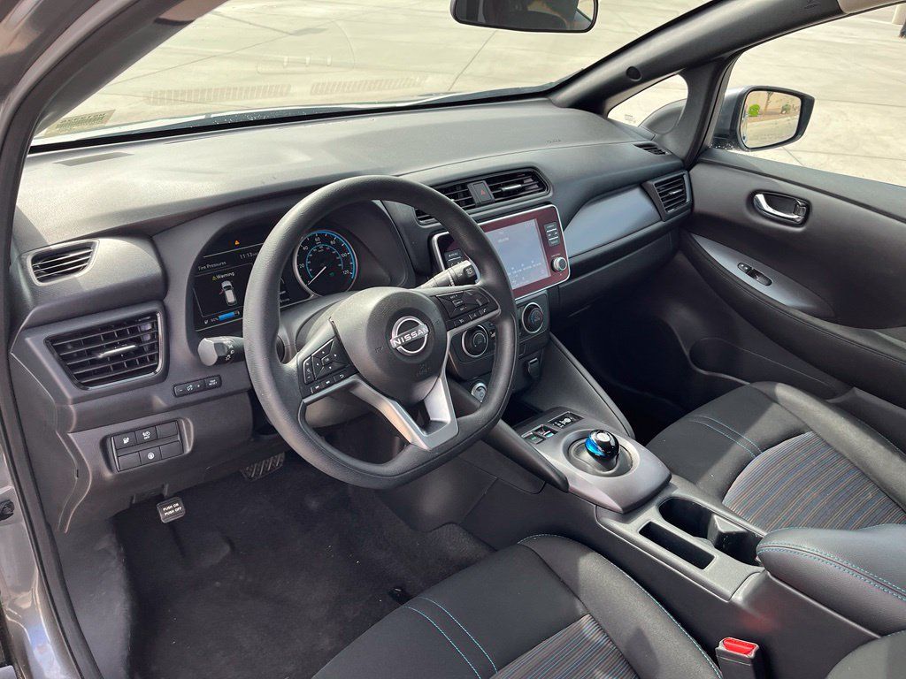 Used 2025 Nissan Leaf S FWD image 13