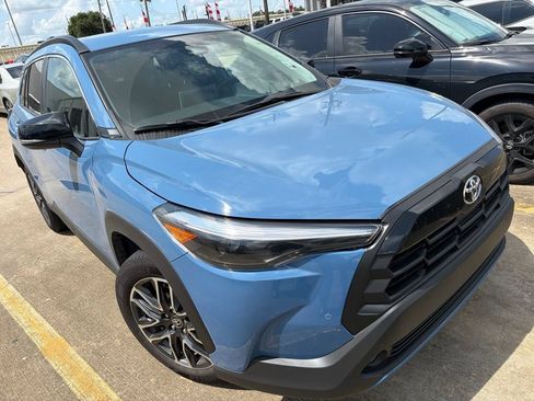 Used 2026 Toyota Corolla Cross XLE FWD image 6
