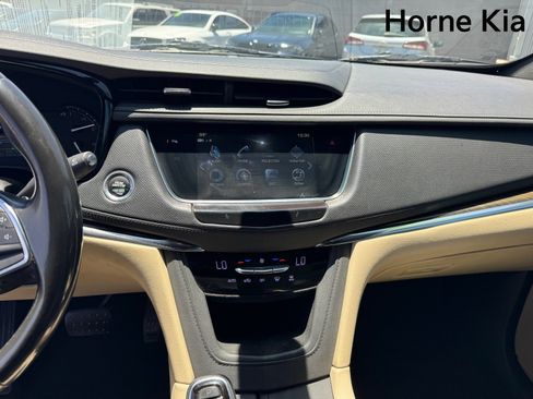 Used 2019 Cadillac XT5 FWD image 20