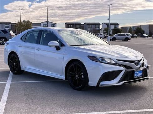 Used 2023 Toyota Camry XSE image 8