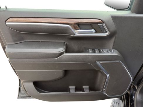 Used 2023 Chevrolet Silverado 1500 RST AWD/4WD image 9