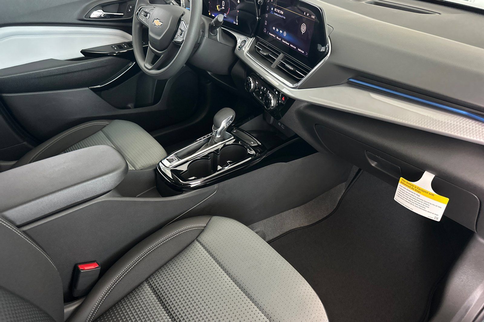 New 2026 Chevrolet Trax LT w/ Sunroof Package FWD image 16
