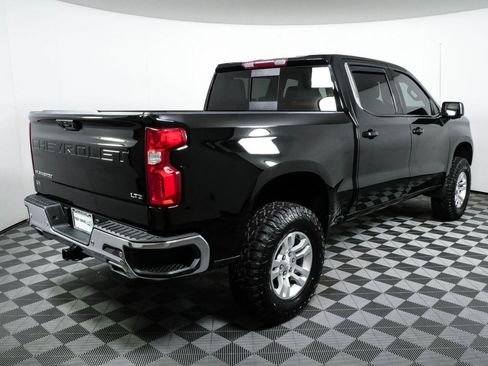 Used 2022 Chevrolet Silverado 1500 LTZ w/ LTZ Convenience Package II AWD/4WD image 3