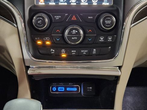 Used 2017 Jeep Grand Cherokee Limited RWD image 32