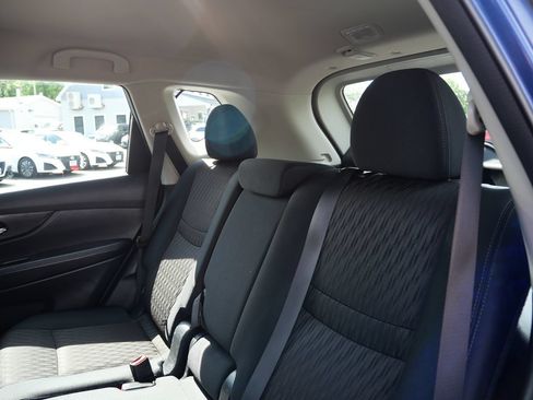 Used 2018 Nissan Rogue S AWD/4WD image 23