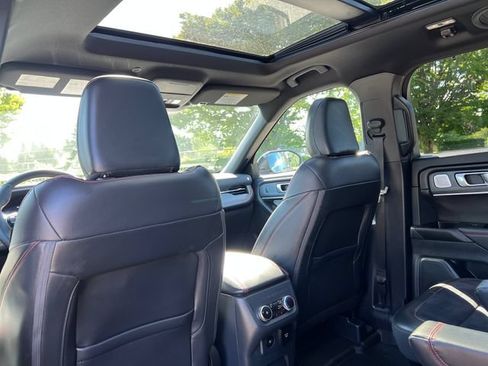 Used 2025 Ford Explorer ST AWD/4WD image 27