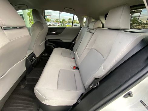 Used 2021 Toyota Venza LE image 20